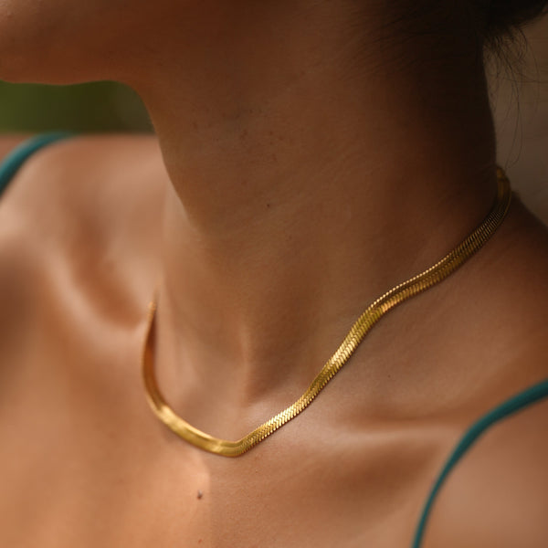 Gleaming Gold Herringbone Choker